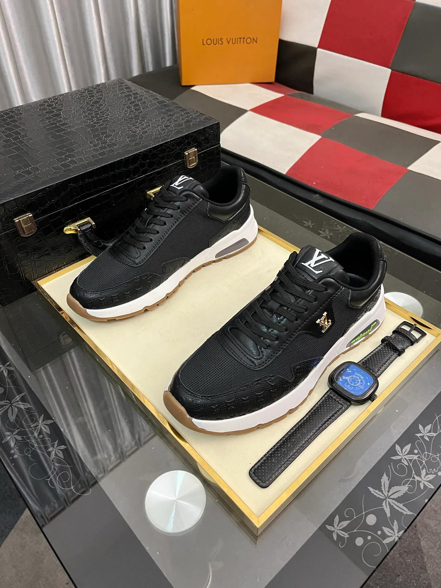 Men's shoes 💰458⌚️⌚️[Louis Vuitton LV] Dad shoes are popular casual sports shoes with outsole, breathable and comfortable, easy to walk, trendy men's versatile fly woven epoxy with ➕leather lining➕Gucci's popular original outsole, sports and running style, super comfortable. Size 38-442️⃣Colors available